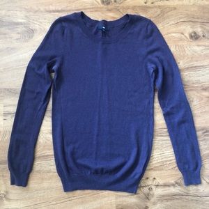 GAP sweater